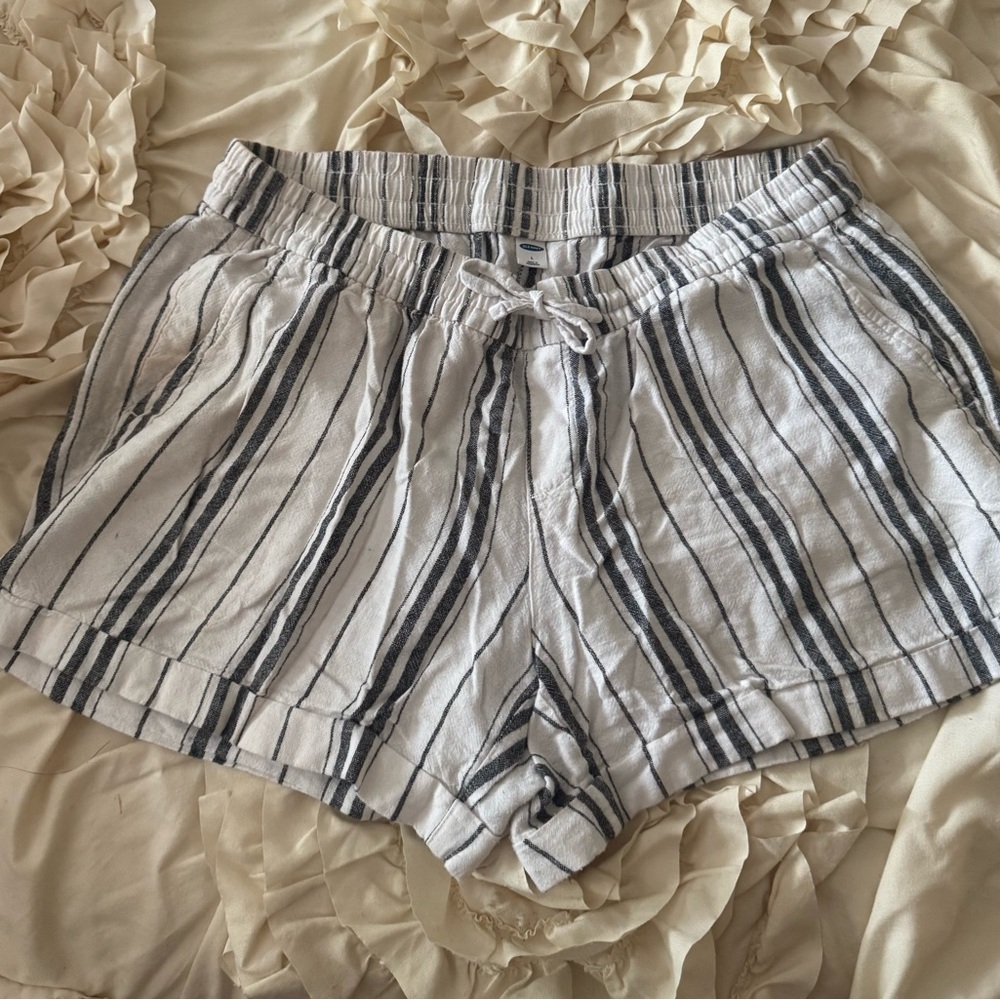 Old Navy Black and White Striped Shorts